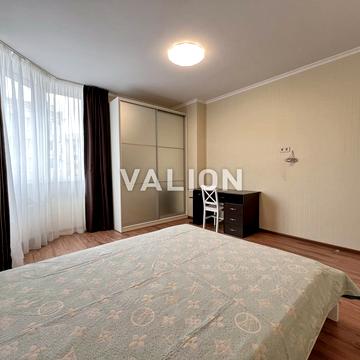 Академіка Амосова вул., 67