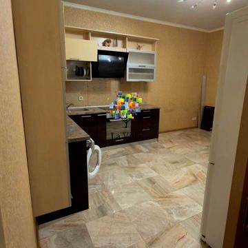 Миколи Лаврухіна вул., 12