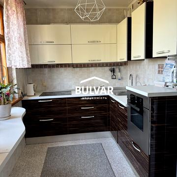 Перемоги просп., 65б