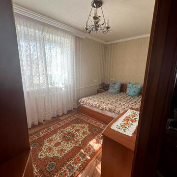 Молодіжна вул., 7