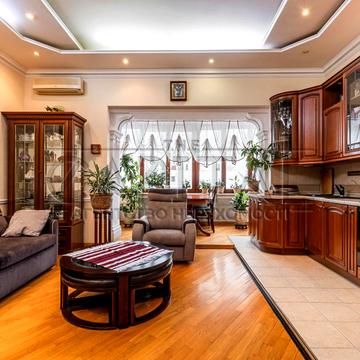 Академіка Богомольця вул., 7/14