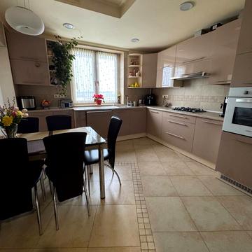 Садова вул., 16а