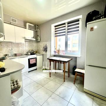 Подільська вул., 3