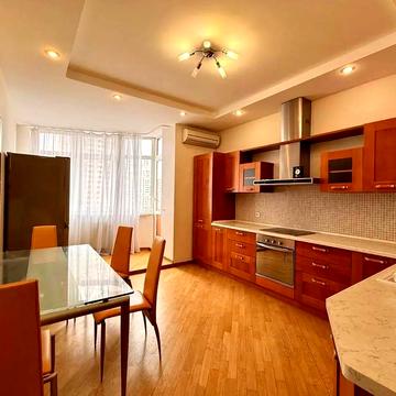 Лесі Українки бульв., 23