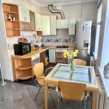 Нижній Вал вул., 33