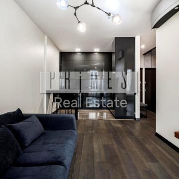 Джона Маккейна вул. (Івана Кудрі), 7