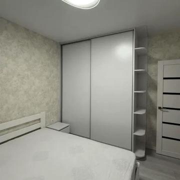 Академіка Глушкова просп., 9-Є