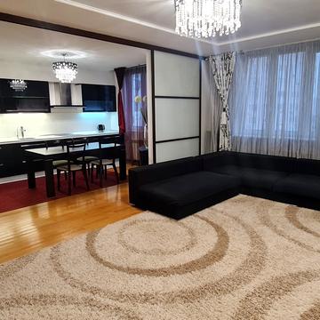 Срібнокільська вул., 1