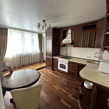 Червоної Калини просп. (Володимира Маяковського), 70