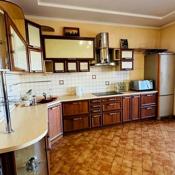 Незалежності вул., 17