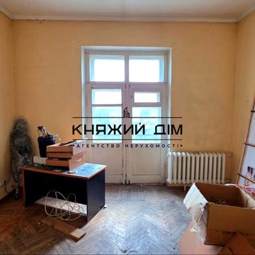 Верховної Ради бульв., 13