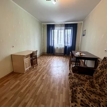 Красносільського вул., 45