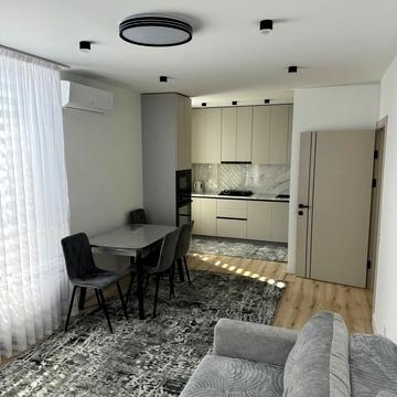 Героїв Майдану вул., (Будинок 6)