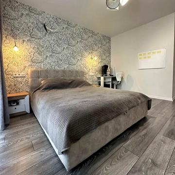 Полковника Гуляєва просп. (Маршала Жукова), 111