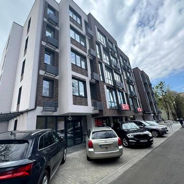 Нагірна вул., 15