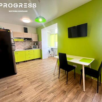 Берегова вул., 18