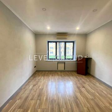 Максима Токарева вул. (Вузівська), 4