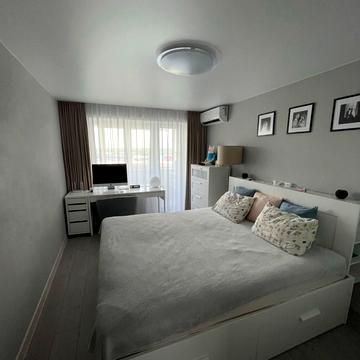 Запорізька вул., 1