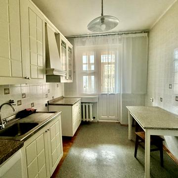 Лесі Українки бульв., 21-Б