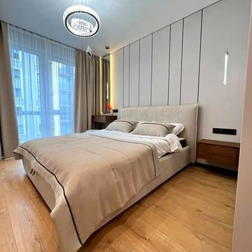 Угорська вул., 12