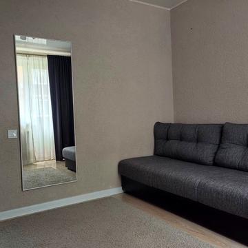 Джерельна вул., 93