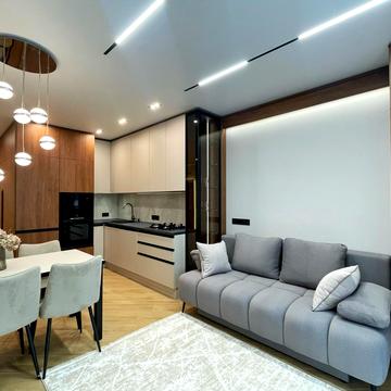 Угорська вул., 12