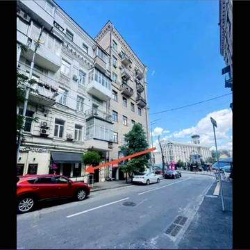 Софіївська пл., 4