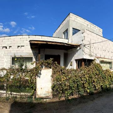 54-та Садова вул., 83