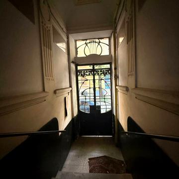 Академіка Олександра Богомольця вул., 8