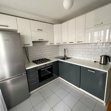 Олександра Архипенка вул. (Мате Залки), 8-Б