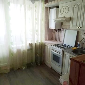 Захисників України вул., 32