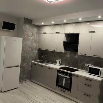 Салютна вул., 2к1