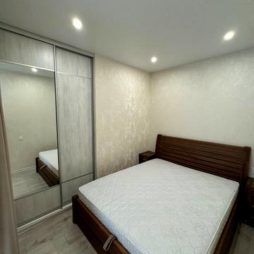 Угорська вул., 14е