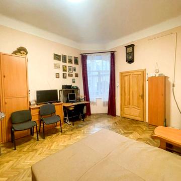 Ярослава Мудрого вул., 3