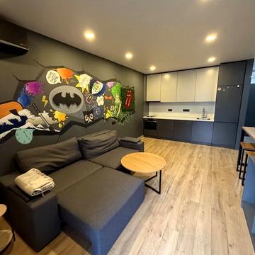 Джона Маккейна вул. (Івана Кудрі), 7