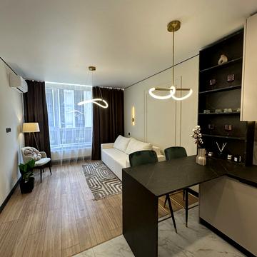 Героїв Майдану вул., (Будинок 4)