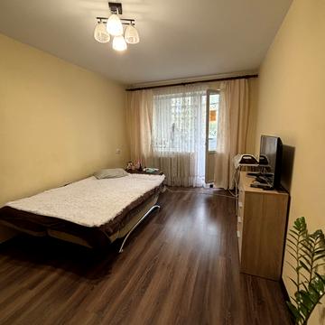 Олександра Довженка вул., 3