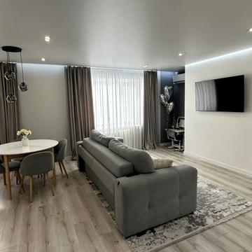 Небесної Сотні вул., 22/13