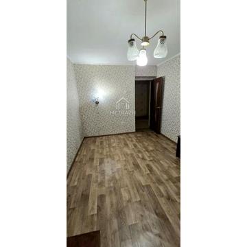 Олега Адамовського вул. (Камська), 1