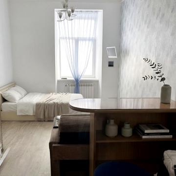 Театральна вул., 23