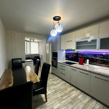 Петра Григоренка просп., 33/44