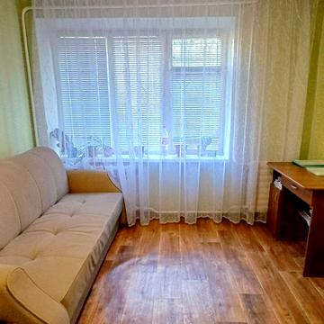 Освіти вул., 86