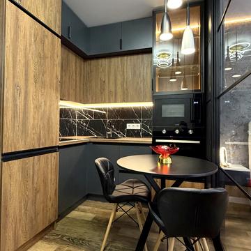 Романа Левицького вул., 4