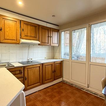 Приозерна вул., 2-Б