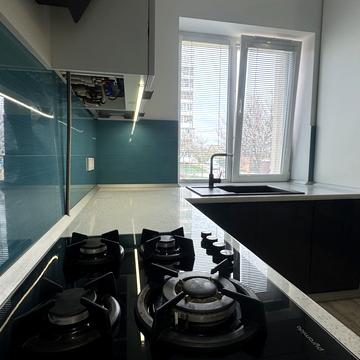 Анатолія Лабунського вул., 1