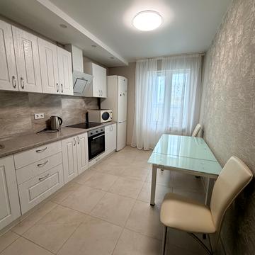 Василя Симоненка вул., 105