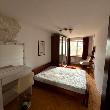 Керченська вул., 13