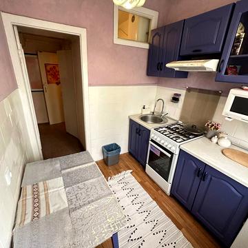 Володимира Антоновича вул. (Свердлова), 68