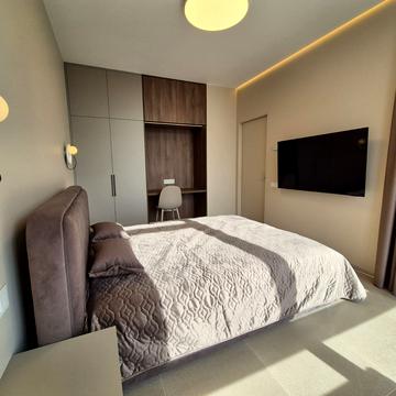 Предславинська вул., 42