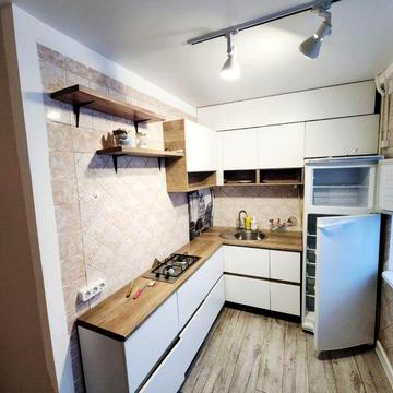 Космічна вул., 5